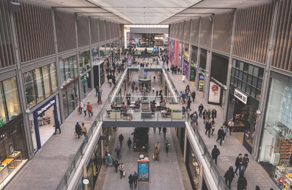 busy_shopping_centre_daytime